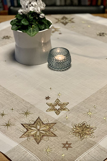 Mantel navideño bordado, Mantón de estrellas