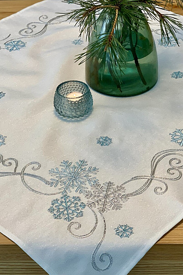 Mantel navideño bordado azul-plata