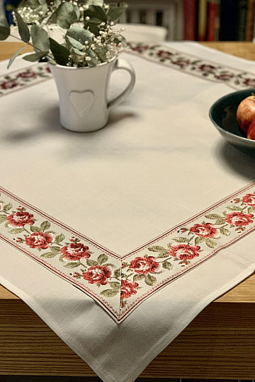 Mantel y mantón bordado ROSAS