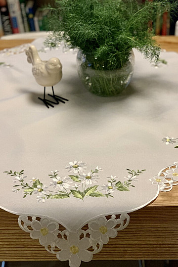 Mantel y chal bordado DAISY