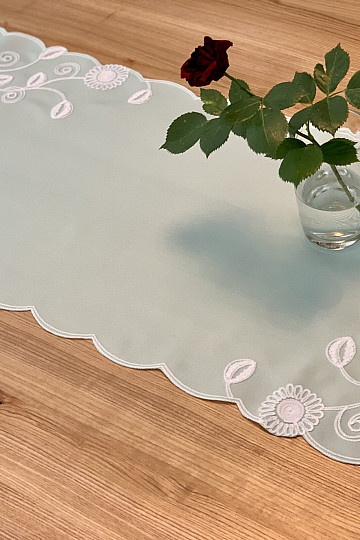 Fular bordado FLORES MENTA