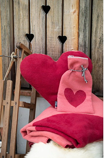 Manta DF SAVONA CORAZÓN ROJO