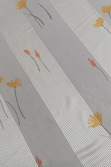 Cortina de gasa de rayas blancas con flores 829291/05