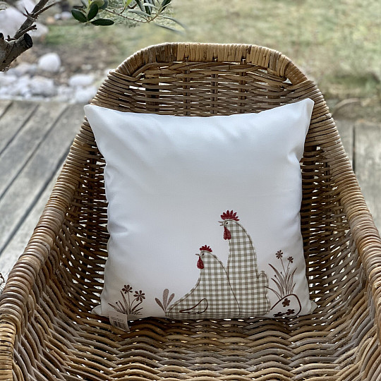 Funda de Pascua bordada HENS check