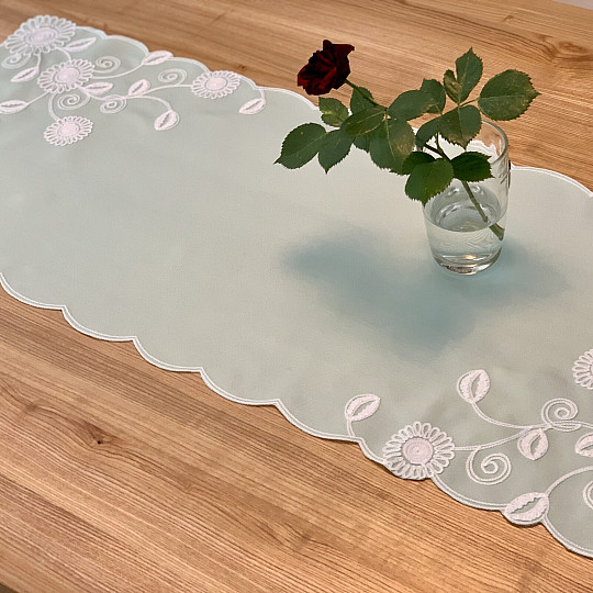 Fular bordado FLORES MENTA