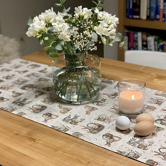 Mantel de Pascua GALLINAS Y HUEVOS