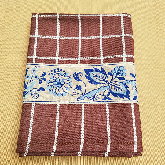 TOALLAS MARRONES DE LA ABUELA CON FLORES AZULES