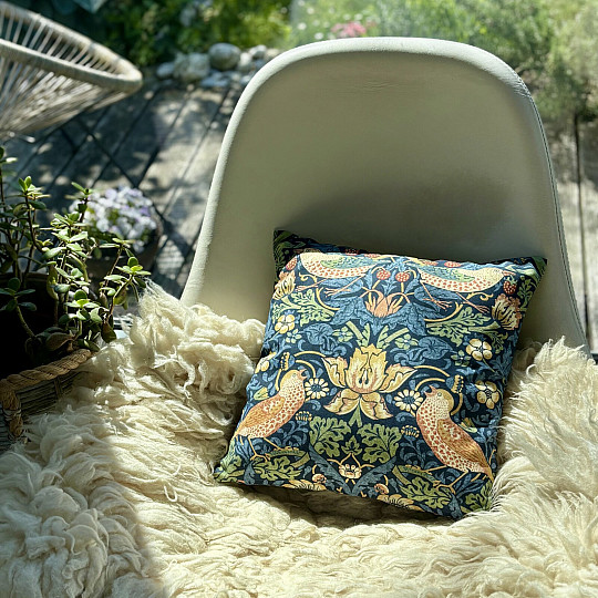 Funda de almohada decorativa PÁJAROS Y FRESAS