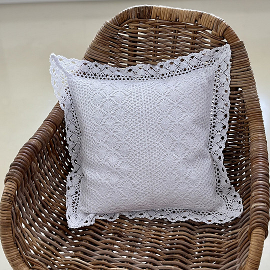 Funda decorativa de encaje FLORES pequeñas blancas