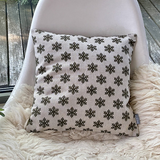 Lujosa cubierta decorativa con escamas marrón verdosas B