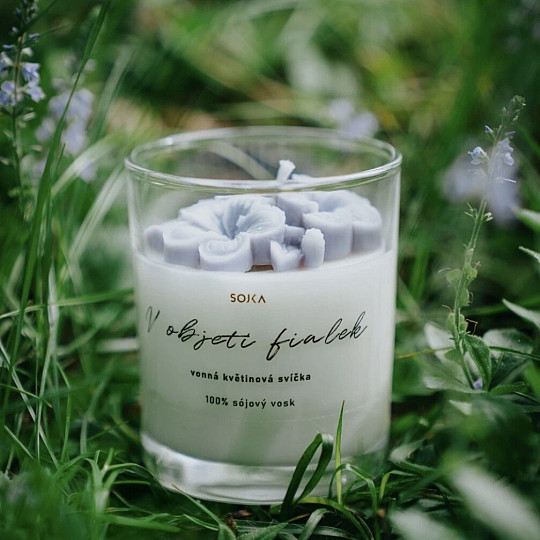 Vela aromática floral EN EL ABRAZO DE LA VIOLETA