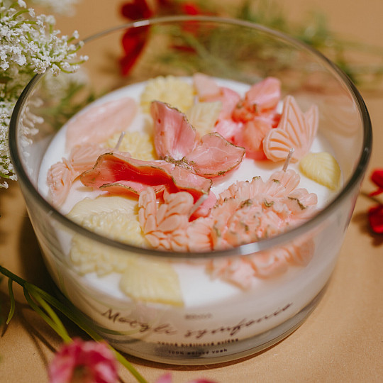 Vela aromática con forma de flor "Sinfonía de Mariposa" con tapa.