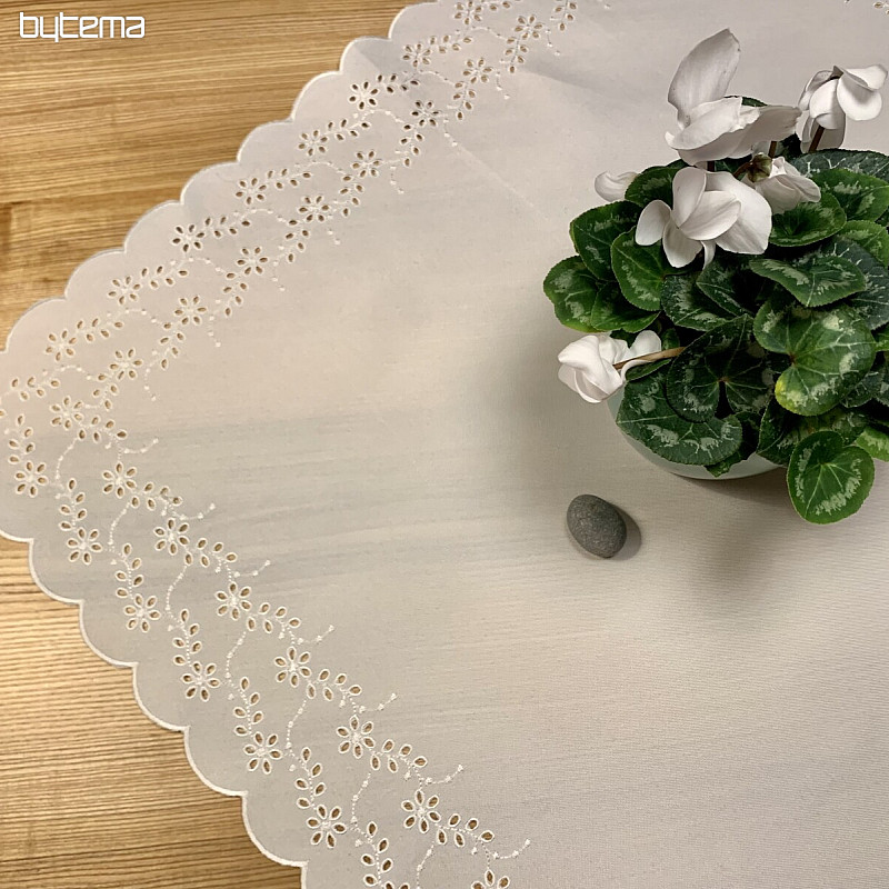 Mantel bordado y ovalado FLORES BORDADAS blanco
