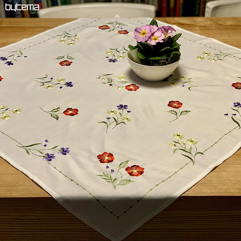 Mantel bordado FLORES EN CUADRADO