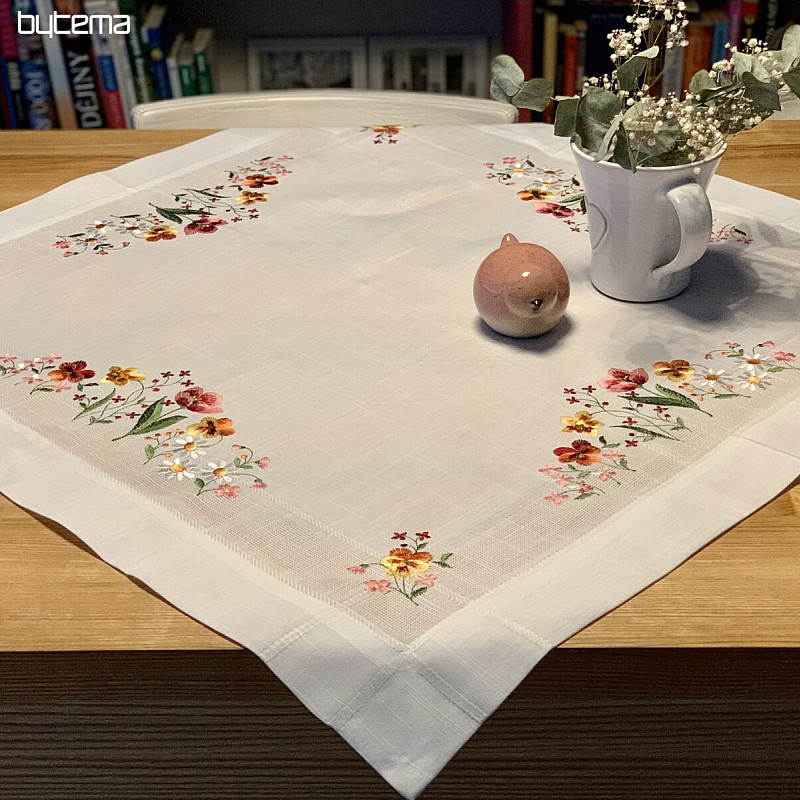 Mantel y chal bordados FLORES DEL JARDÍN