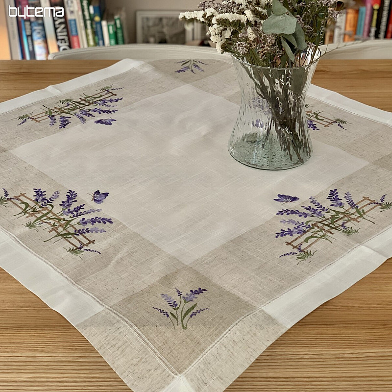 Mantel y chal bordados LAVANDA DETRÁS DE LA VALLA