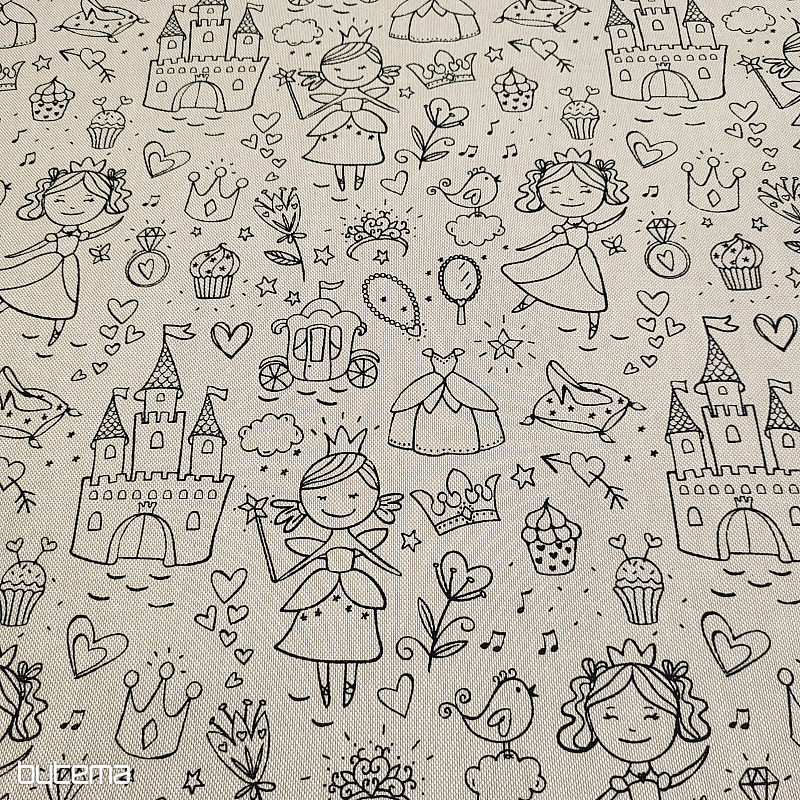 PRINCESA pintando tela sobre fondo liso