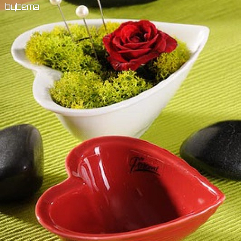 Cuenco de corazón rojo
