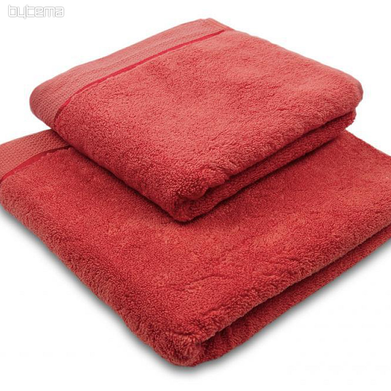 Toalla y toalla de baño MIKRO rojo oscuro
