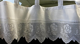 Cortinas de ganchillo para vidrieras.