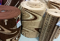 Peldaños de 120 cm de ancho.