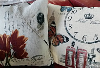Almohadas en estilo retro.
