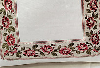 Fundas y manteles bordados estilo campestre.