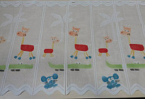 Cortinas infantiles para vidriera.
