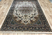BYTEMA ha preparado una nueva colección de lujosas alfombras acrílicas RAZIA