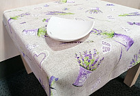 Esperamos con ansias la primavera. Nuevos manteles y ropa de cama con flores.