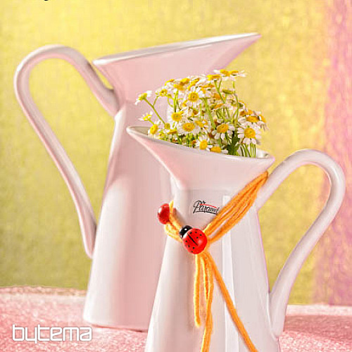 Jarra de porcelana blanca