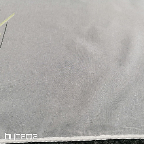 Cortina de gasa blanca con líneas verde-negras.