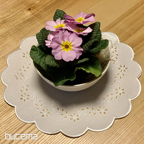Mantel bordado y ovalado FLORES BORDADAS blanco
