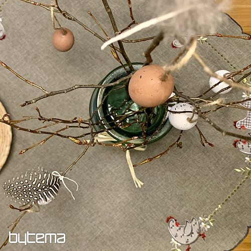 Mantel y pañuelo de Pascua bordado GALLINA Y FLORES gris