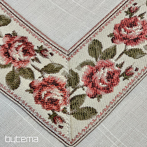 Mantel y mantón bordado ROSAS