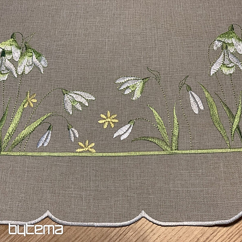 Mantel y bufanda bordados Blancanieves