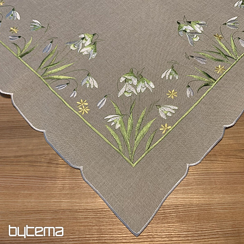 Mantel y bufanda bordados Blancanieves
