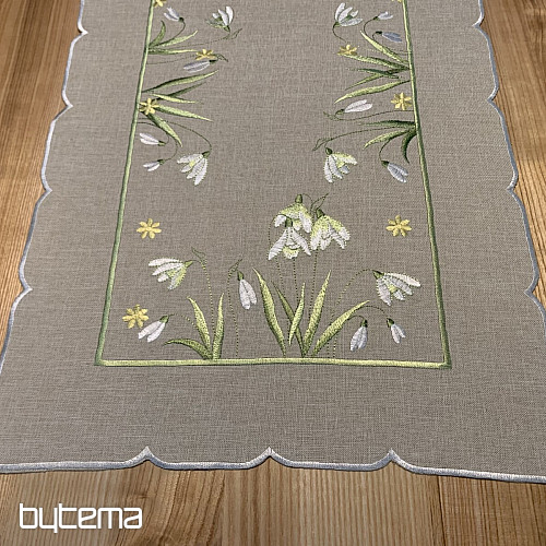 Mantel y bufanda bordados Blancanieves