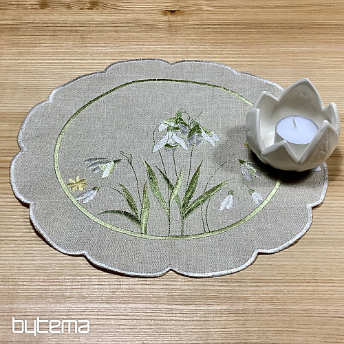 Mantel y bufanda bordados Blancanieves