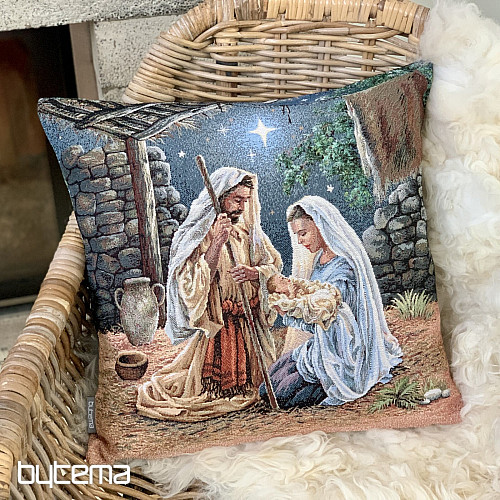 Tapiz navideño cubriendo LA SAGRADA FAMILIA