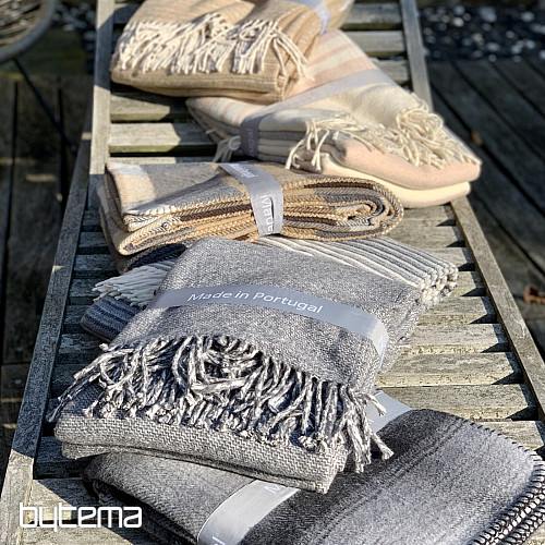 MANTA BEIGE CON FLECOS