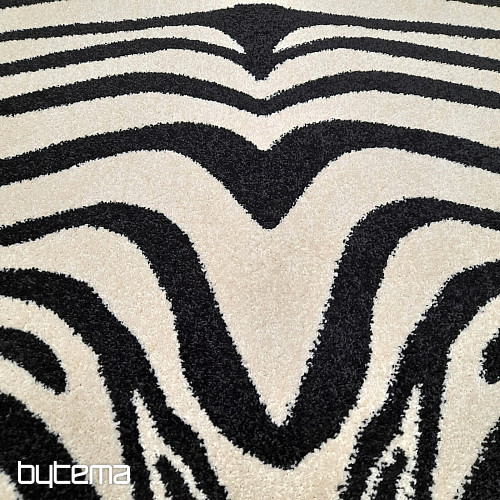 Alfombra en blanco y negro