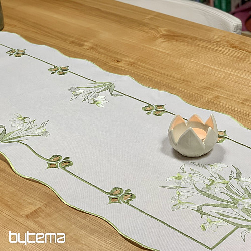Mantel y bufanda bordados BLANCANIEVES