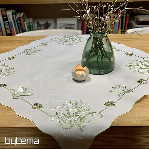 Mantel y bufanda bordados BLANCANIEVES