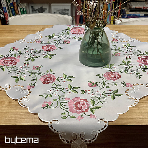 Mantel y bufanda bordados ROSA