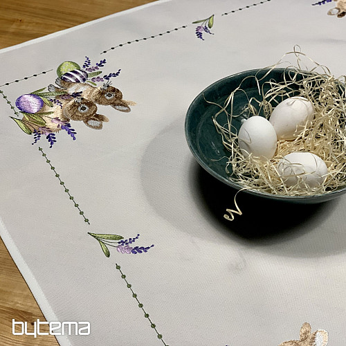 Mantel bordado CONEJO DE PASCUA con lavanda
