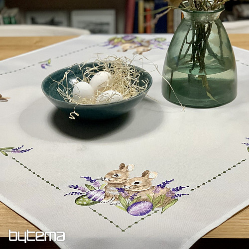 Mantel bordado CONEJO DE PASCUA con lavanda