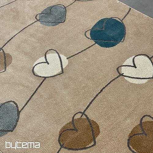 Alfombra con forma de corazón SAGA