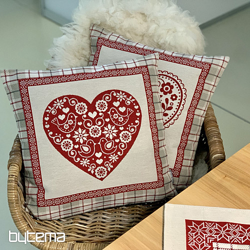 Funda de almohada tapiz CORAZÓN EN CAJA 2