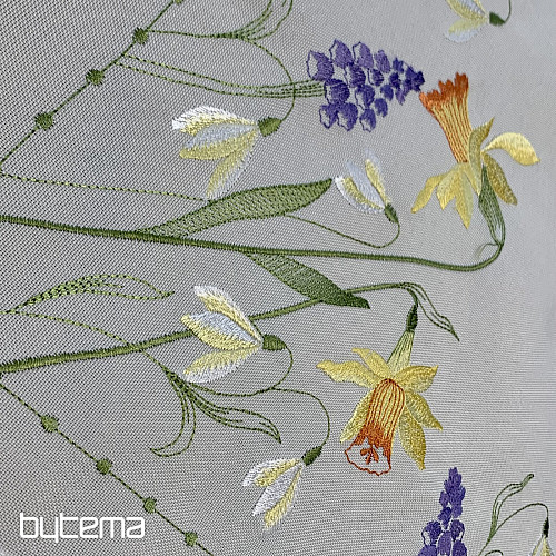 Mantel y bufanda bordados NARCISOS Y LA HIJA DE LAS NIEVES